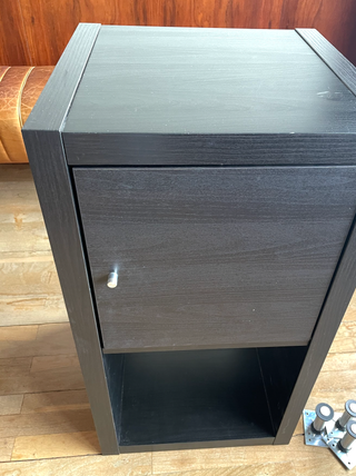Mueble auxiliar de la linea Kallax de Ikea negro
