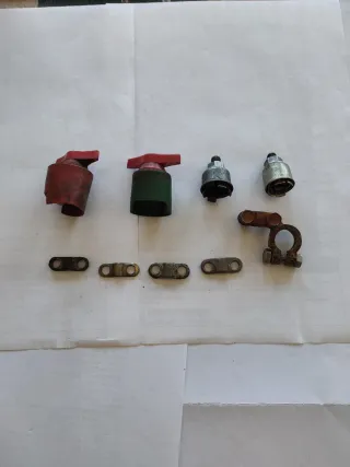 Terminales de batería de coche.