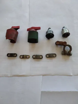 Terminales de batería de coche.