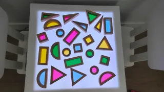 Bloques de madera traslúcidos para mesa de luz