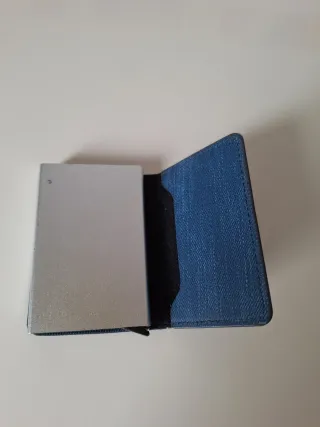 Cartera Slim con protección anti robo tarjetas