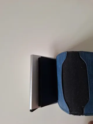 Cartera Slim con protección anti robo tarjetas