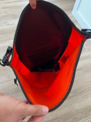 Mochila Impermeable 35L Naranja Cierre Enrollable