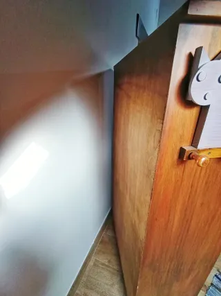 Estantería de pino con cajones