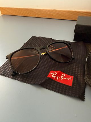 Ray-Ban RB4171 – Erika