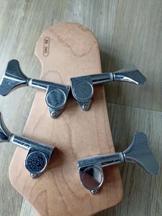 Bajo Eléctrico Yamaha BB 411 Marrón