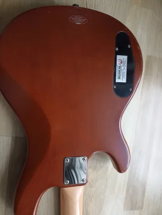 Bajo Eléctrico Yamaha BB 411 Marrón