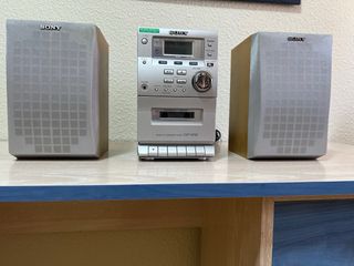 Equipo de música Sony con radio y cassette