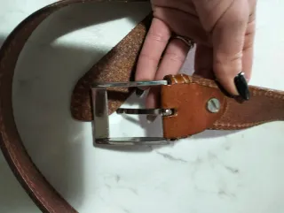 Cintura uomo pelle marrone fibbia metallo