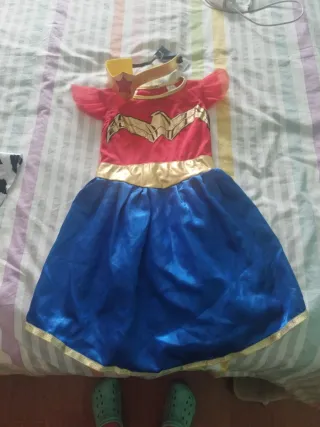 Disfraz Wonder Woman niña Talla 98/104. 2 -4 años