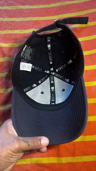 Gorra New York Yankees Negra con Logo Verde
