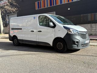 furgoneta con etiqueta pocos kilometros