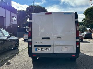 furgoneta con etiqueta pocos kilometros