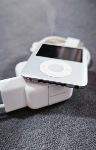 iPod Nano 3  4GB con cable y cargador