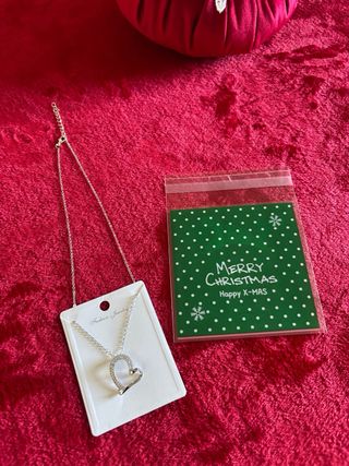 collana con pendente cuore brillantinato