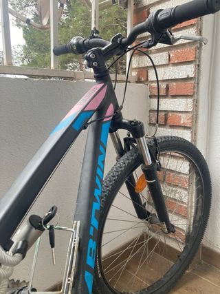 Bicicleta Montaña Btwin Negra y Rosa