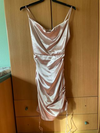 Vestido rosa satinado