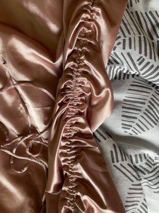 Vestido rosa satinado