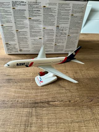 Modellino Aereo Boeing 767-300ER Azur Air