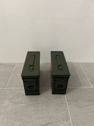 2 Cajas Militares estrechas vacías