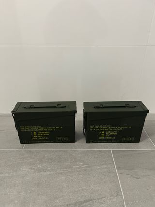 2 Cajas Militares estrechas vacías