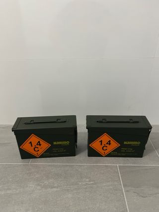 2 Cajas Militares estrechas vacías