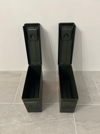 2 Cajas Militares estrechas vacías