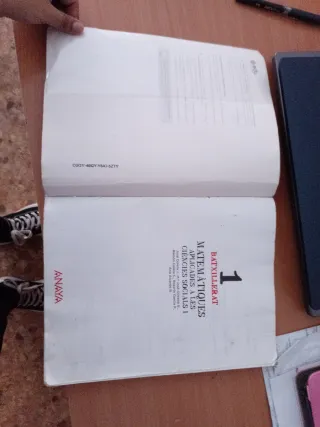 Matemàtiques aplicades a les ciències socials I.