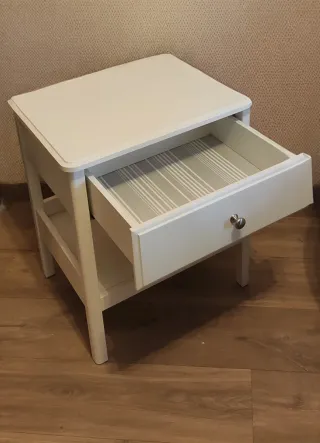 Mesita de noche Ikea 60x51x40