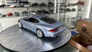 Aston Martin DB7 Vantage escala 1:18
