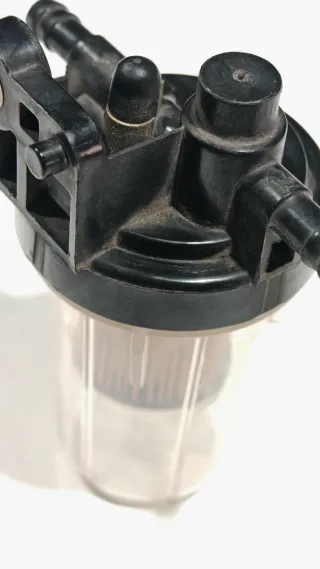 Carcasa del filtro de combustible B2410 y B2440