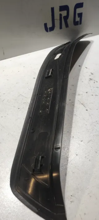 1152 EMBELLECEDOR TRASERO IZQUIERDO BMW 530