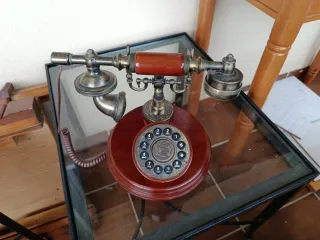 Teléfono Vintage Madera y Bronce