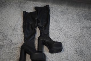 Botas altas negras con plataforma