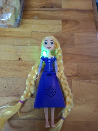 Muñeca Rapunzel Cantarina,