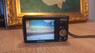 Olympus D-700 Cámara Digital - Compacta 12.0 Mpix