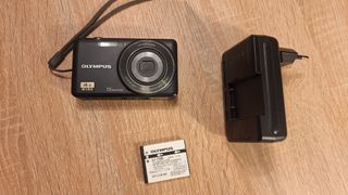 Olympus D-700 Cámara Digital - Compacta 12.0 Mpix