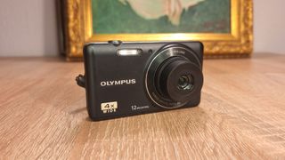 Olympus D-700 Cámara Digital - Compacta 12.0 Mpix