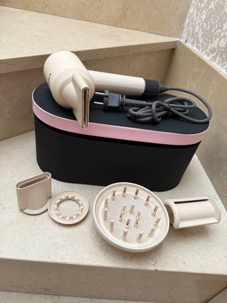 Dyson Supersonic Rosa con accessori