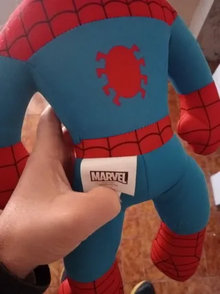 2 Figuras Spiderman Marvel distintos tamaños