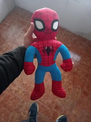 2 Figuras Spiderman Marvel distintos tamaños