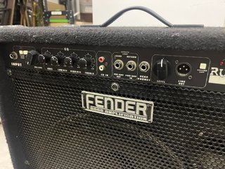 Amplificador Bajo Fender Rumble 100