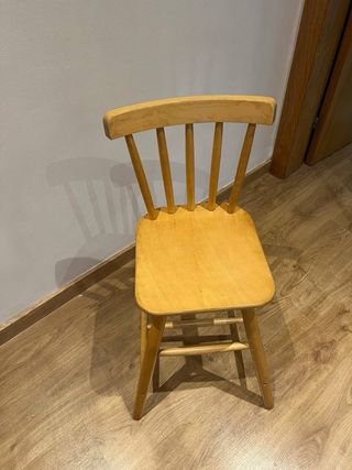 Silla de madera para niños