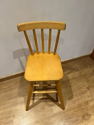 Silla de madera para niños