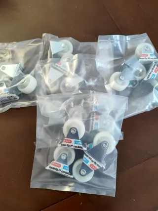 4 Ruedas giratorias PP con pletina nuevas estrenar