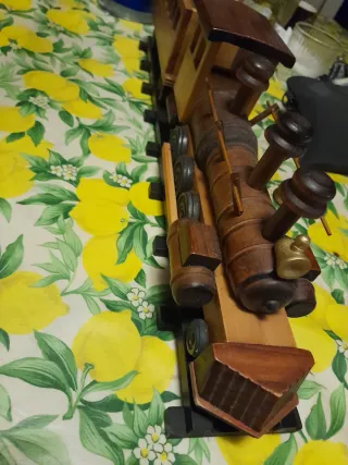 Treno in legno su rotaia 52 cm