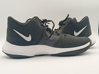Zapatilla Nike Baloncesto negro y blanco