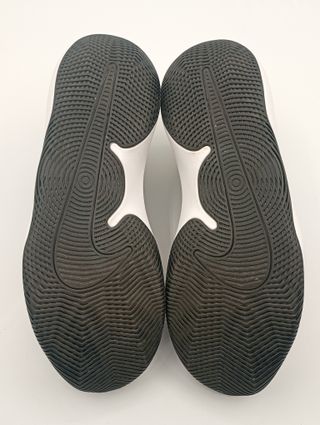 Zapatilla Nike Baloncesto negro y blanco