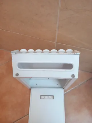 Buzón blanco con llave