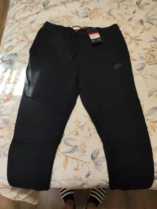 Conjunto Nike Tech Fleece Verde y Negro